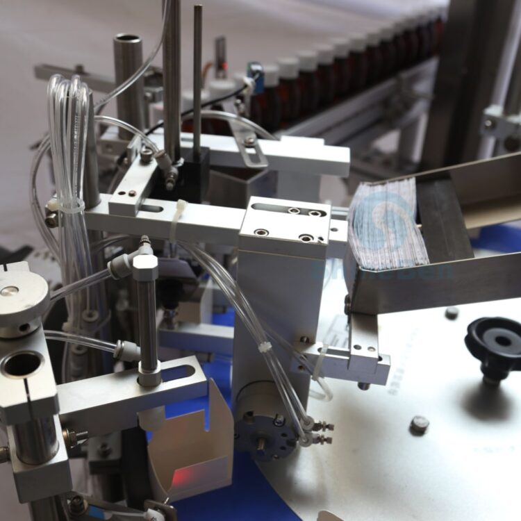 Leaflet folding system of vertical rotary cartoning machine
