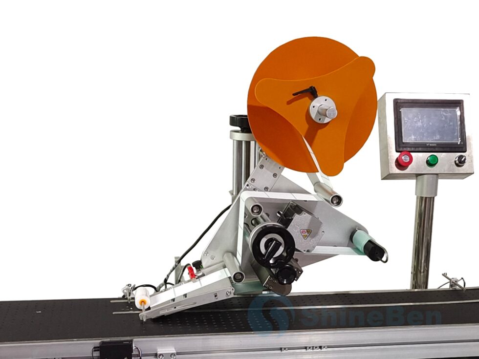 Labeling head of top labeler
