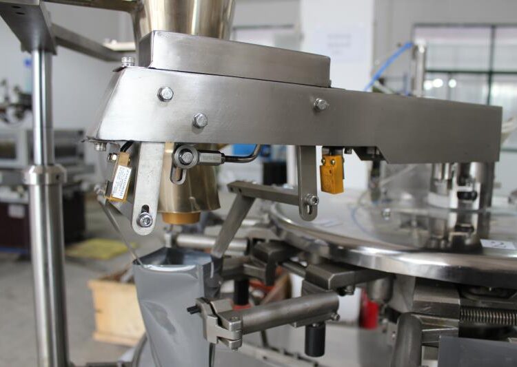 Filling station of rotary pouch packing machine